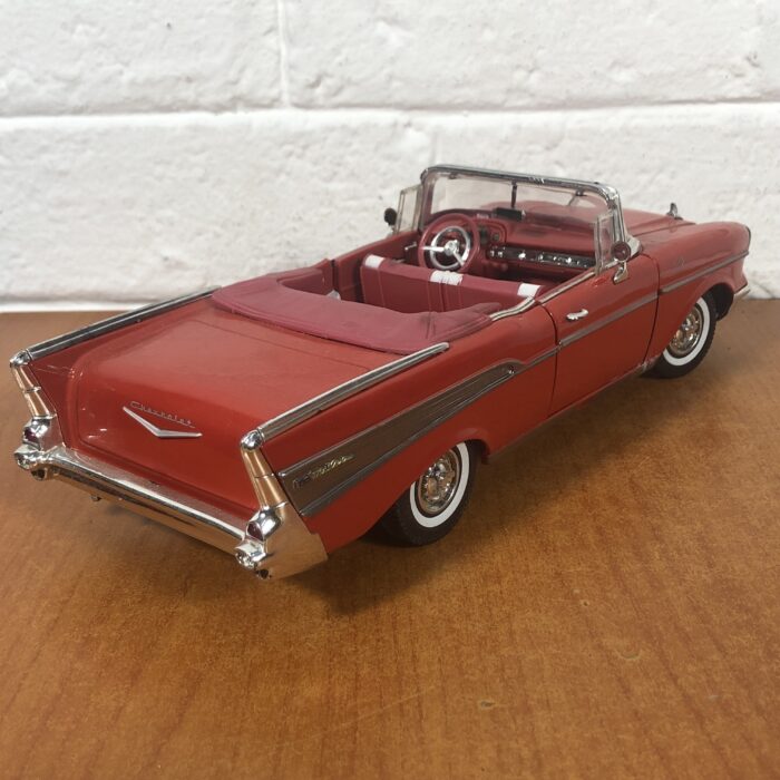 1957 Chevy Bel Air (1:18) - Image 7