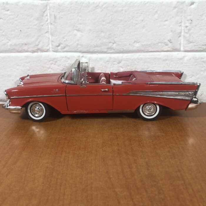 1957 Chevy Bel Air (1:18) - Image 4