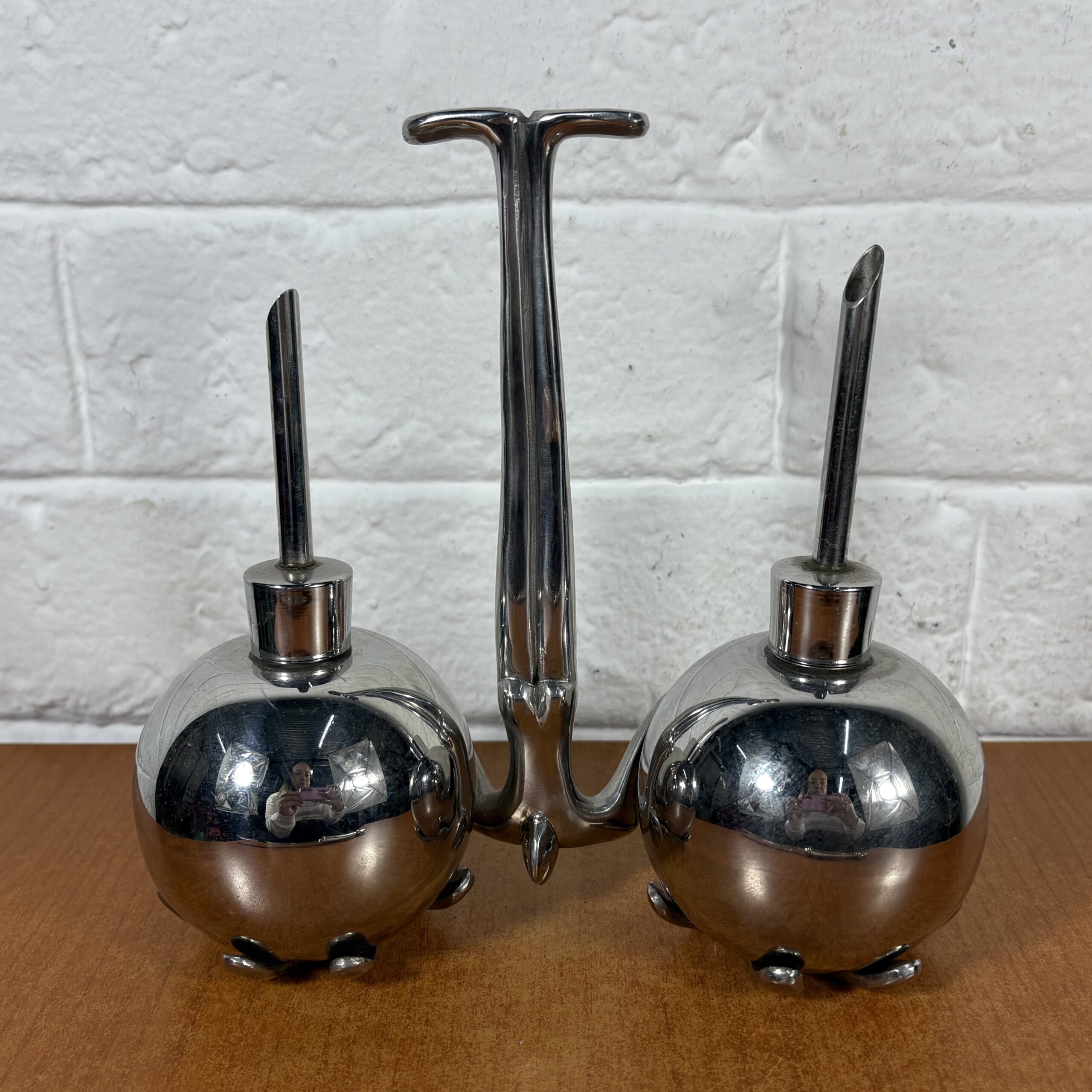 Carrol Boyes Olive Oil and Balsamic Vinegar Stand
