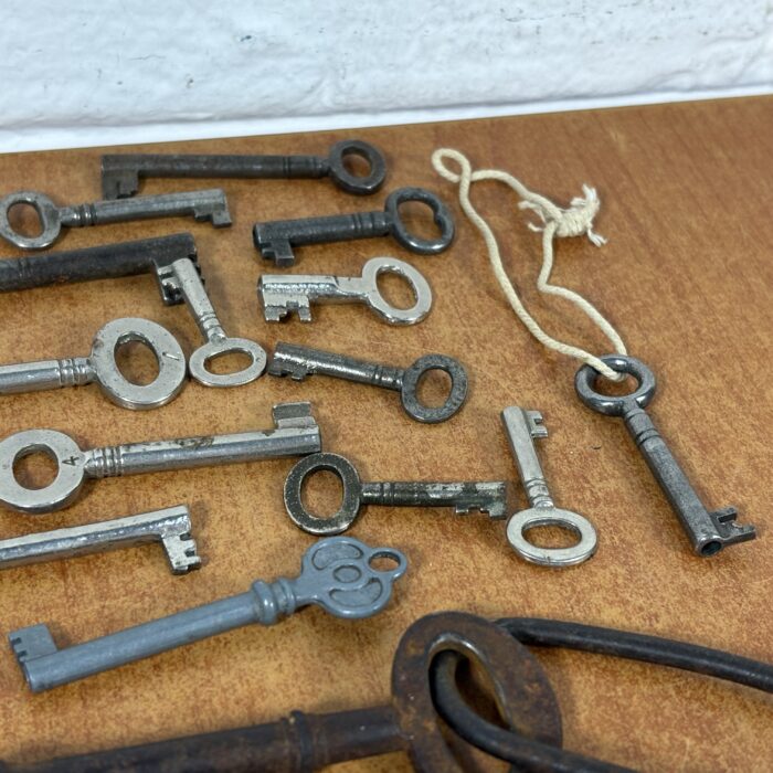 Vintage Key Collection - Image 4