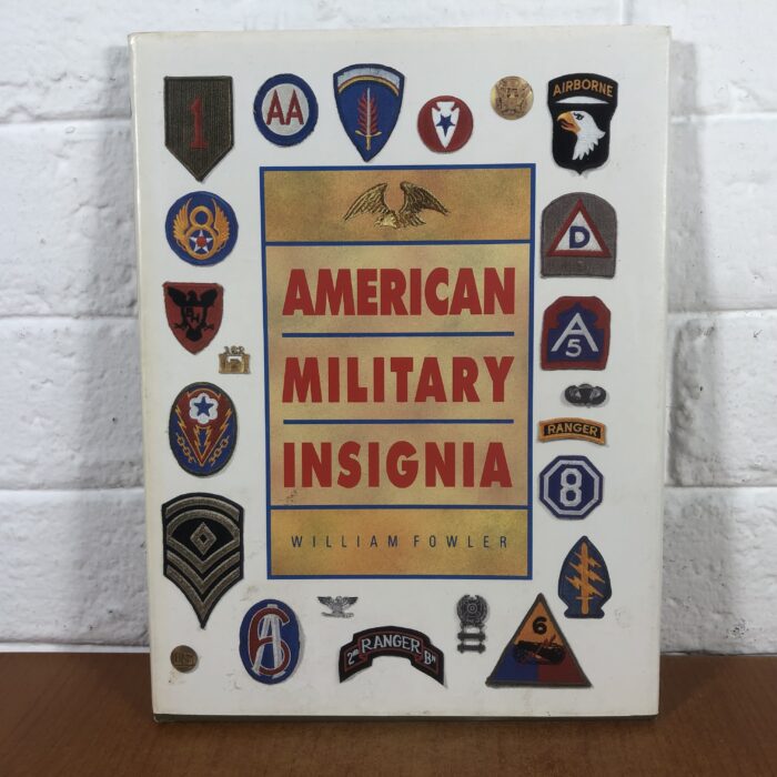 Vintage American Military Insignia & 2005 Medal Yearbook Books - Image 2