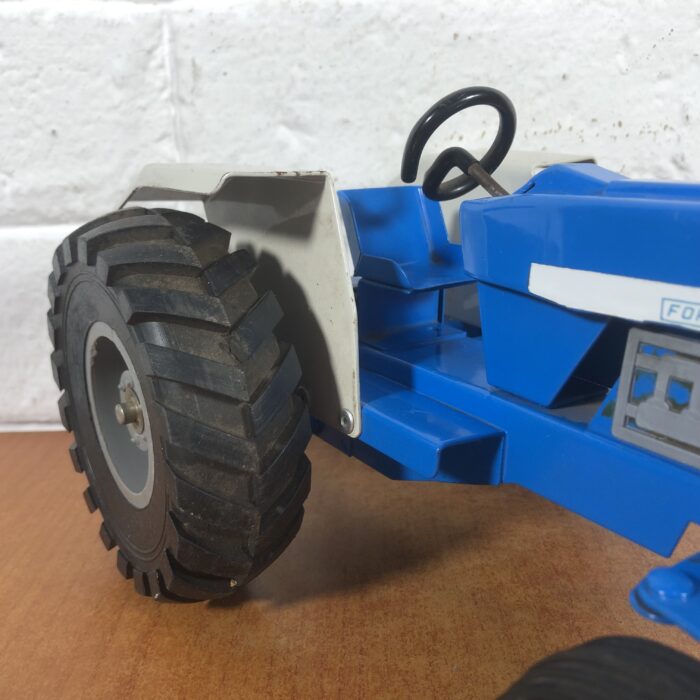 Vintage Metal Ford 6600 Tractor & Trailer Model - Image 4