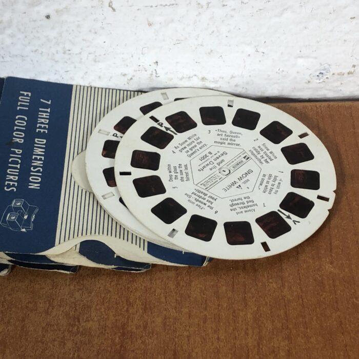 Vintage View-Master with Reels - Image 10