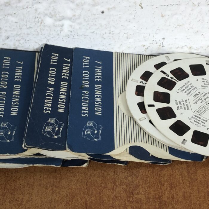 Vintage View-Master with Reels - Image 9