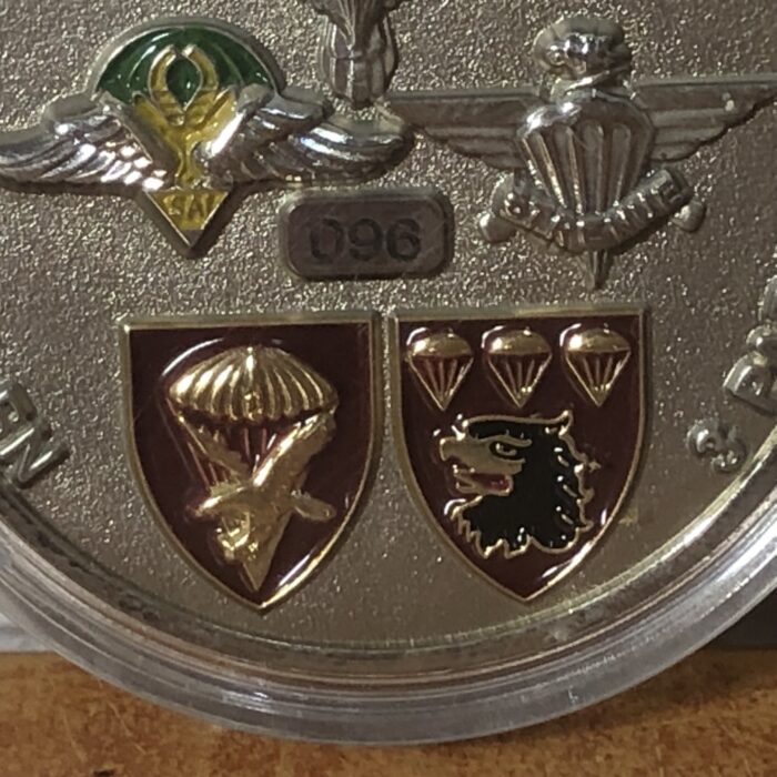 Vintage SA Airborne 44 Parachute Commemorative Coin - Image 5