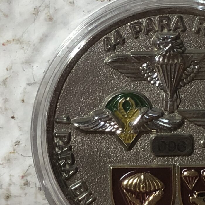 Vintage SA Airborne 44 Parachute Commemorative Coin - Image 2