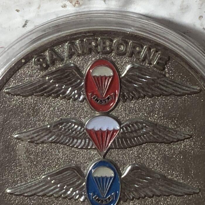 Vintage SA Airborne 44 Parachute Commemorative Coin - Image 7