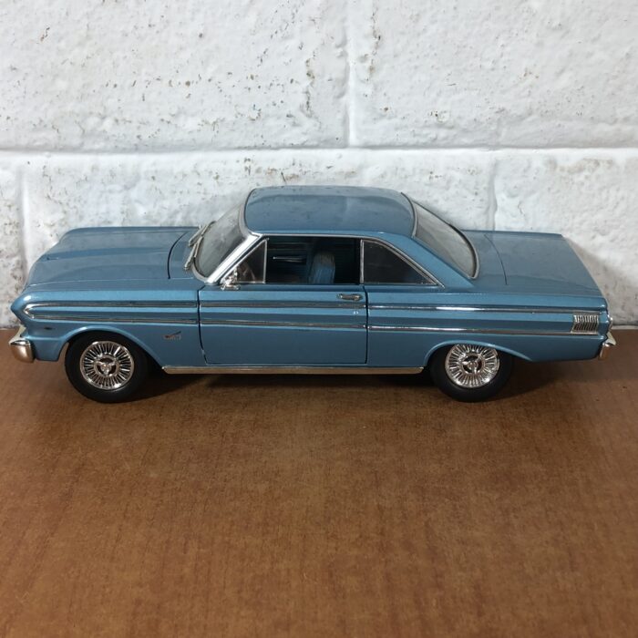 1964 Ford Falcon (1:18) - Image 4