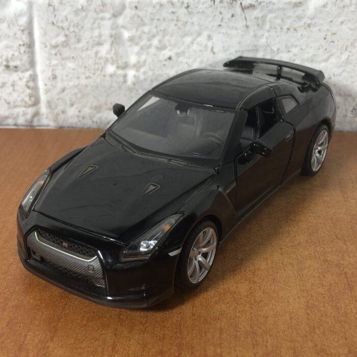 2009 Nissan GTR (1:24) - Image 2