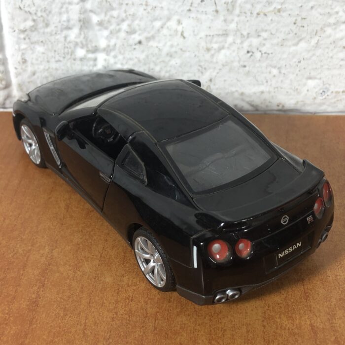 2009 Nissan GTR (1:24) - Image 6