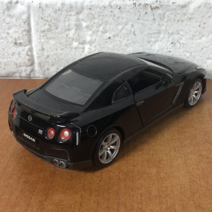 2009 Nissan GTR (1:24) - Image 7