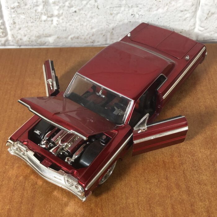 1964 Chevrolet Impala (1:24) - Image 3