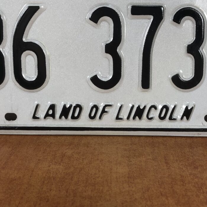 Vintage Illinois USA Number Plate - Image 5