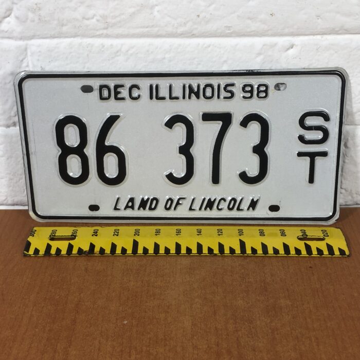 Vintage Illinois USA Number Plate - Image 7