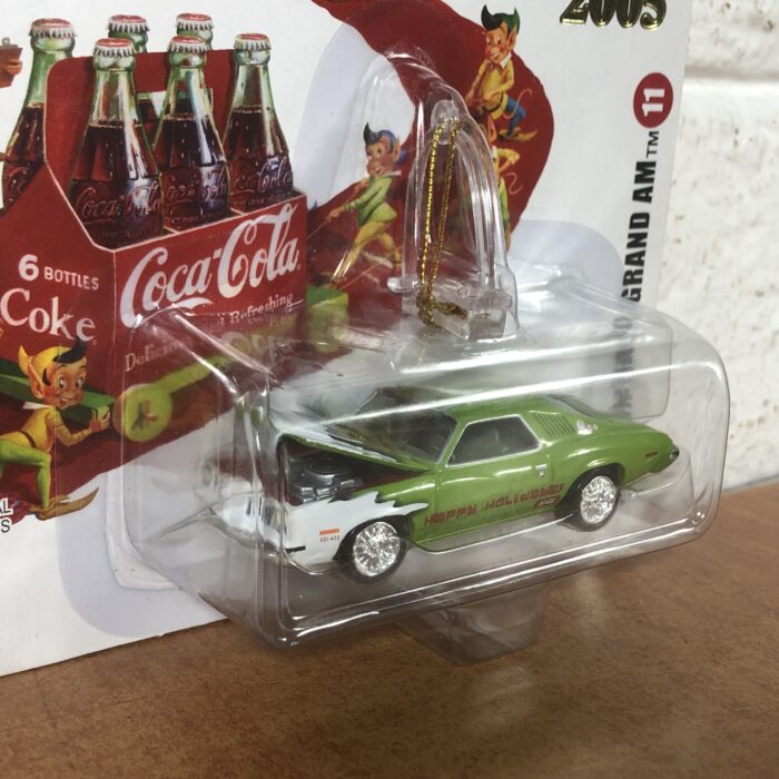 Coca Cola 2005 Holiday Automents 1973 Pontiac Grand AM Model - Image 3