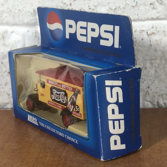 Pepsi-Cola Delivery Truck - Image 6