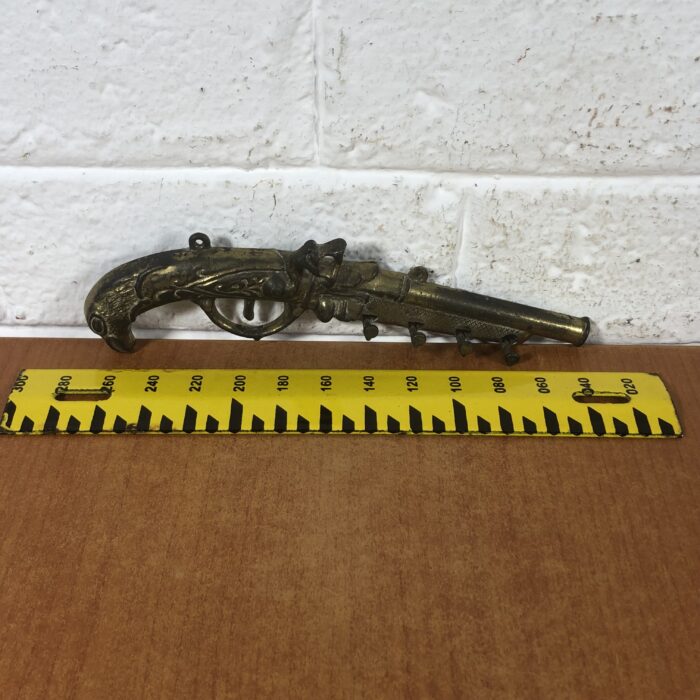 Vintage Brass Flintlock Pistol Themed Key Holder - Image 8