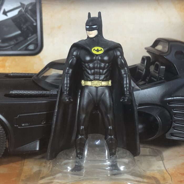 Batman ~ Batmobile & Batman (1:24) - Image 3