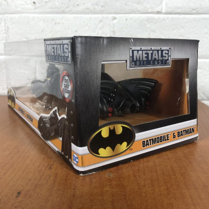 Batman ~ Batmobile & Batman (1:24) - Image 7