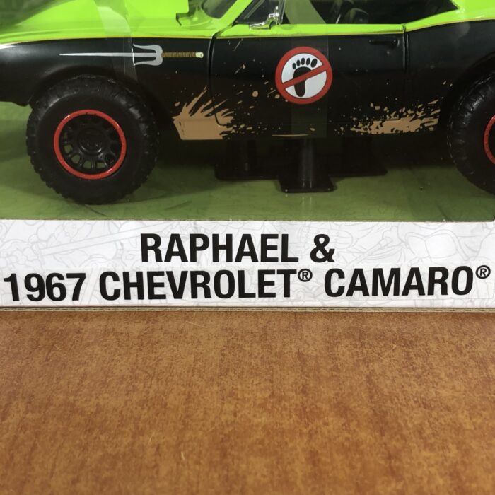 Teenage Mutant Ninja Turtles ~ Raphael & 1967 Chevrolet Camaro (1:24) - Image 7