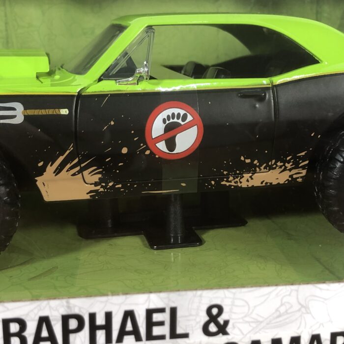 Teenage Mutant Ninja Turtles ~ Raphael & 1967 Chevrolet Camaro (1:24) - Image 5
