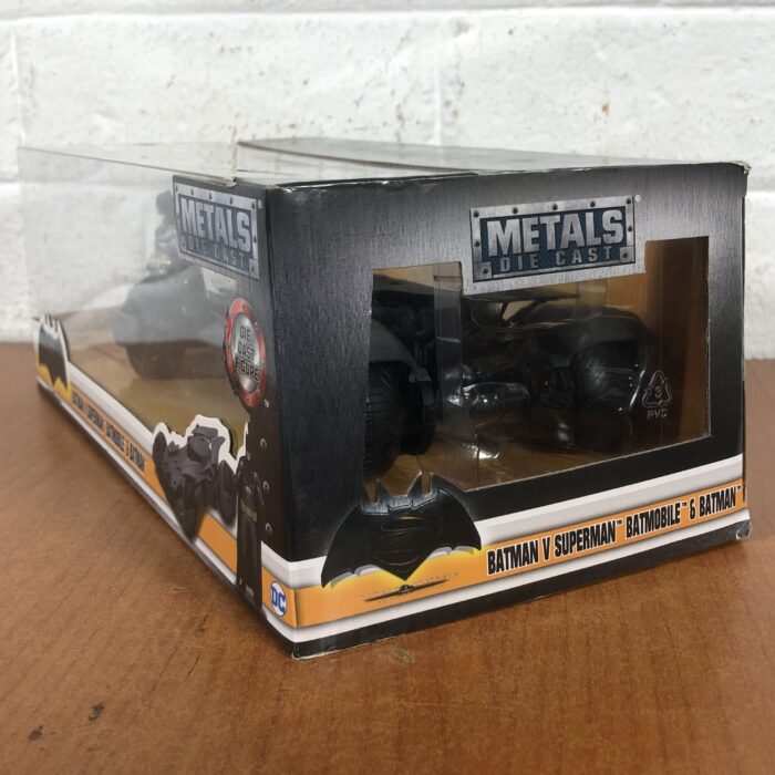 Batman vs Superman ~ Batmobile & Batman (1:24) - Image 9