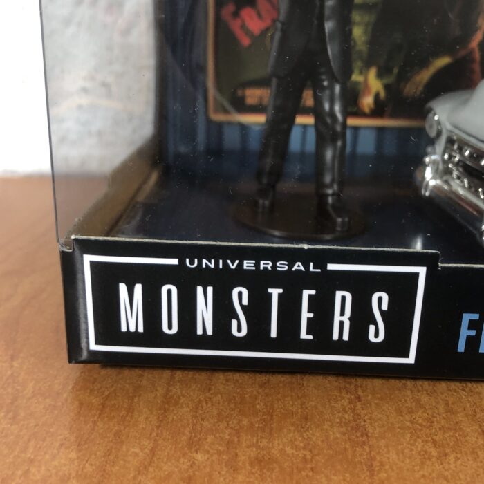 Universal Monsters ~ Frankenstein & 1957 Chevrolet Suburban (1:24) - Image 6