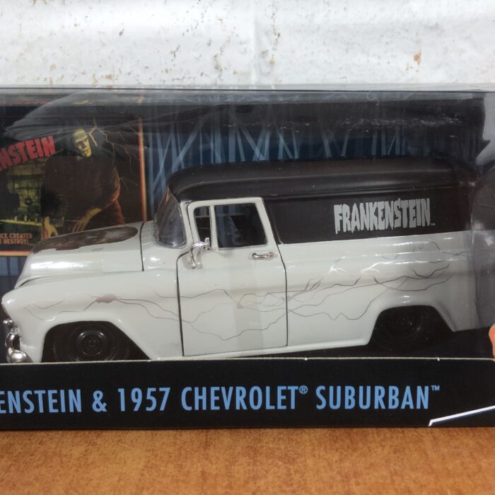 Universal Monsters ~ Frankenstein & 1957 Chevrolet Suburban (1:24) - Image 3