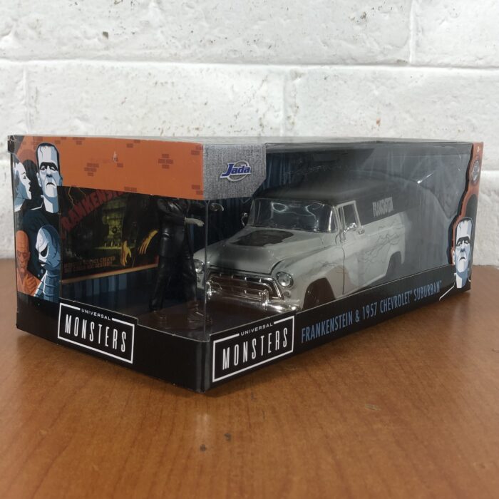 Universal Monsters ~ Frankenstein & 1957 Chevrolet Suburban (1:24) - Image 7