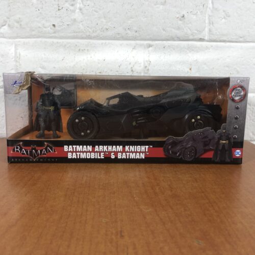 Batman Arkham Knight ~ Batmobile & Batman (1:24)