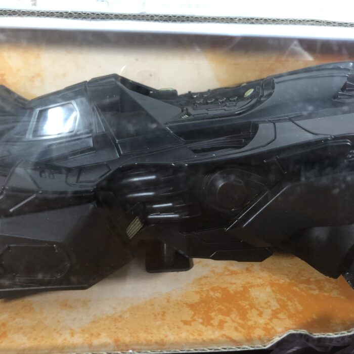 Batman Arkham Knight ~ Batmobile & Batman (1:24) - Image 5