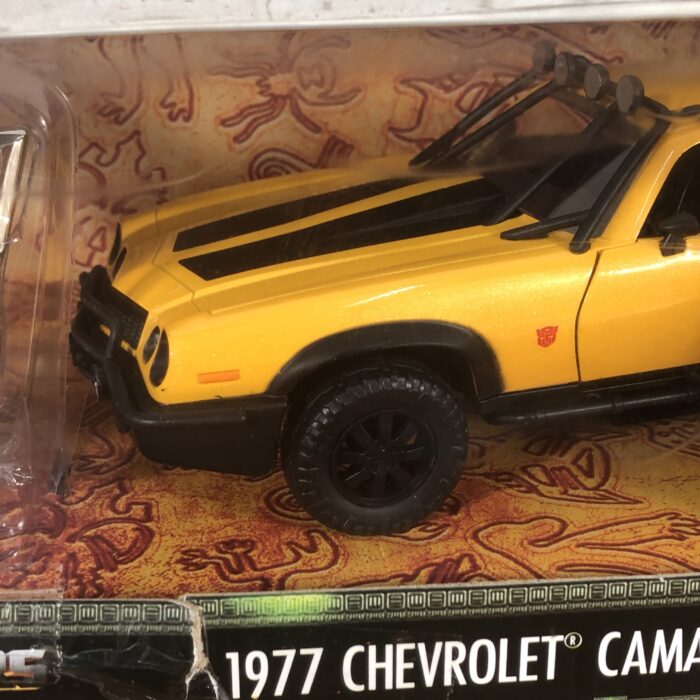 Transformers ~ 1977 Chevrolet Camaro Bumblebee (1:24) - Image 3