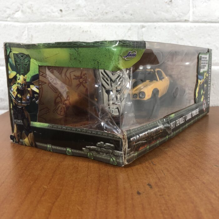 Transformers ~ 1977 Chevrolet Camaro Bumblebee (1:24) - Image 5