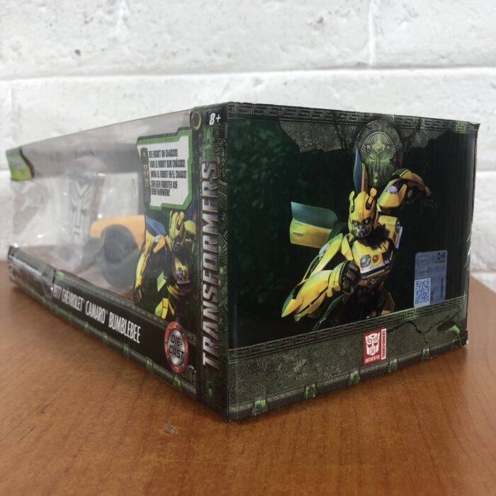 Transformers ~ 1977 Chevrolet Camaro Bumblebee (1:24) - Image 7
