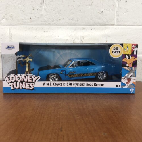 Looney Tunes ~ Wile E. Coyote & 1970 Plymouth Road Runner (1:24)