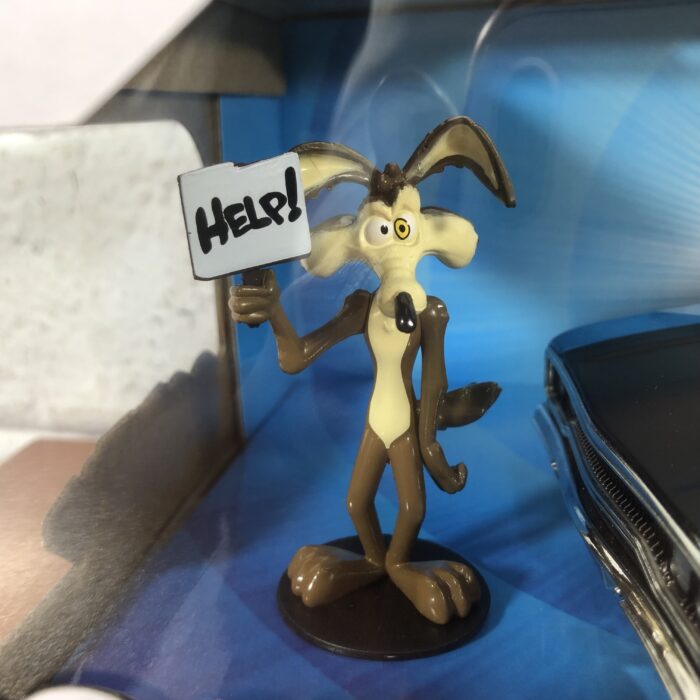 Looney Tunes ~ Wile E. Coyote & 1970 Plymouth Road Runner (1:24) - Image 2