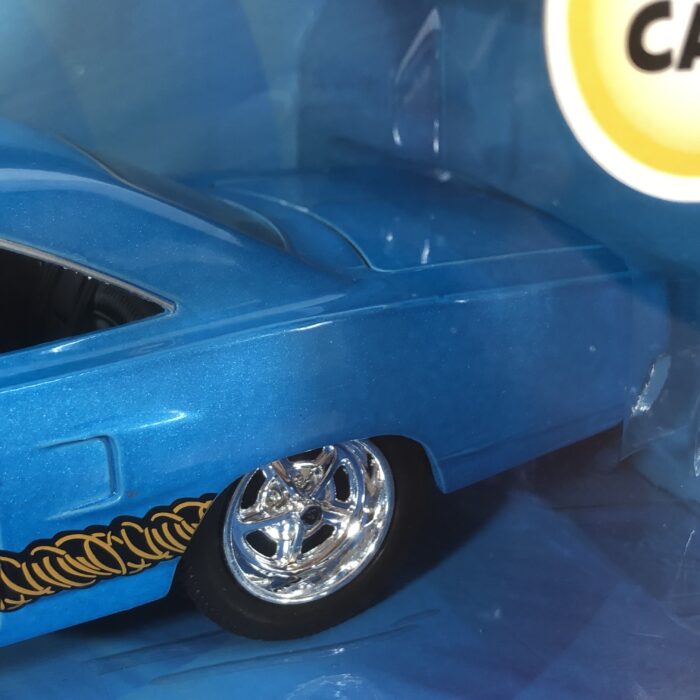 Looney Tunes ~ Wile E. Coyote & 1970 Plymouth Road Runner (1:24) - Image 6