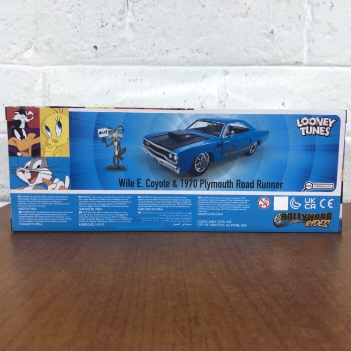 Looney Tunes ~ Wile E. Coyote & 1970 Plymouth Road Runner (1:24) - Image 10