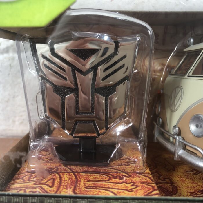 Transformers ~ Volkswagen Bus Wheeljack (1:24) - Image 2