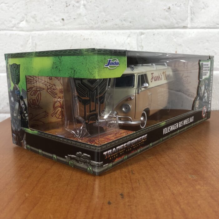 Transformers ~ Volkswagen Bus Wheeljack (1:24) - Image 7