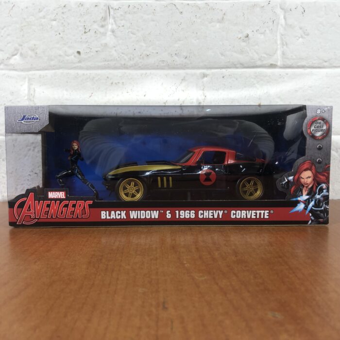 Marvel Avengers ~ Black Widow & 1966 Chevy Corvette (1:24)