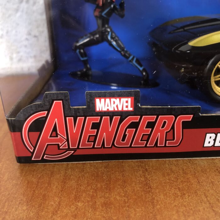 Marvel Avengers ~ Black Widow & 1966 Chevy Corvette (1:24) - Image 7