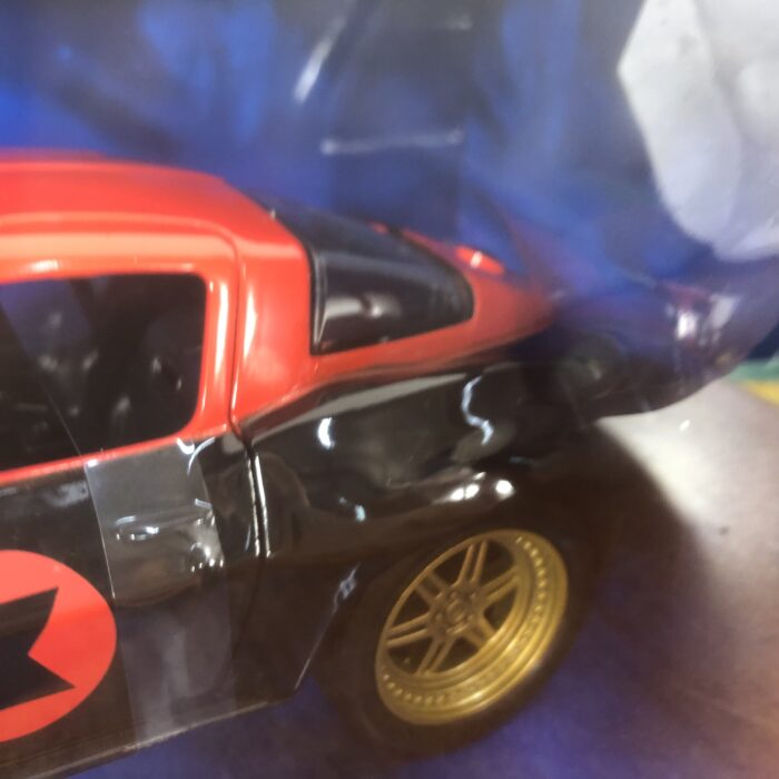 Marvel Avengers ~ Black Widow & 1966 Chevy Corvette (1:24) - Image 6