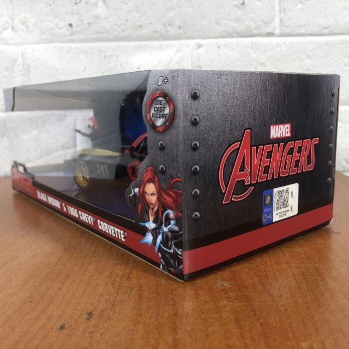 Marvel Avengers ~ Black Widow & 1966 Chevy Corvette (1:24) - Image 11