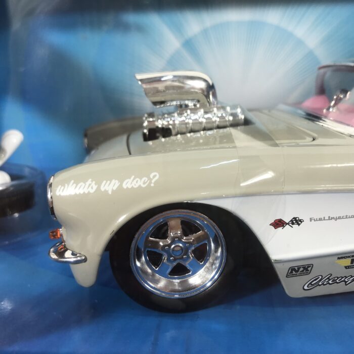 Looney Tunes ~ Bugs Bunny & 1957 Chevrolet Corvette (1:24) - Image 4