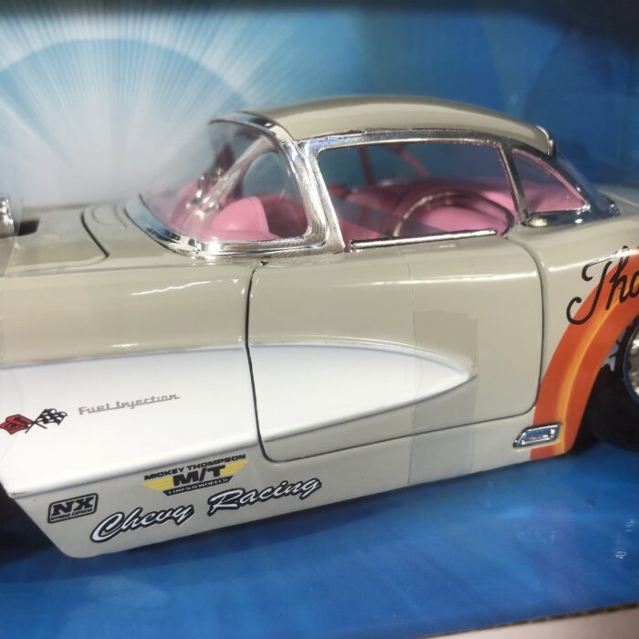 Looney Tunes ~ Bugs Bunny & 1957 Chevrolet Corvette (1:24) - Image 5