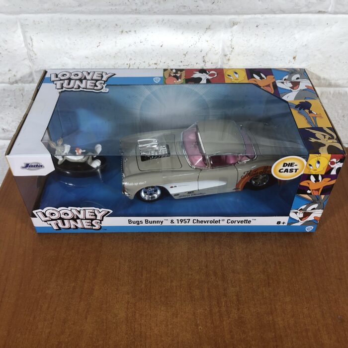 Looney Tunes ~ Bugs Bunny & 1957 Chevrolet Corvette (1:24) - Image 9