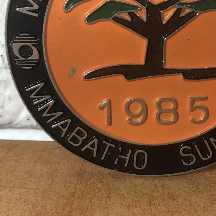 Vintage 1985 Mafikeng Motor Club Badge - Image 5