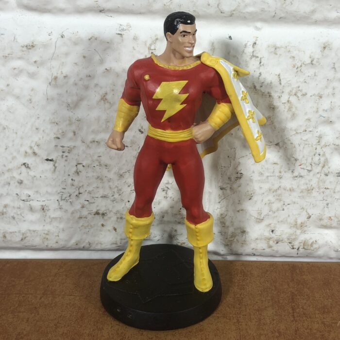 DC Figurines ~ Shazam & Mary (Shazam!) - Image 2