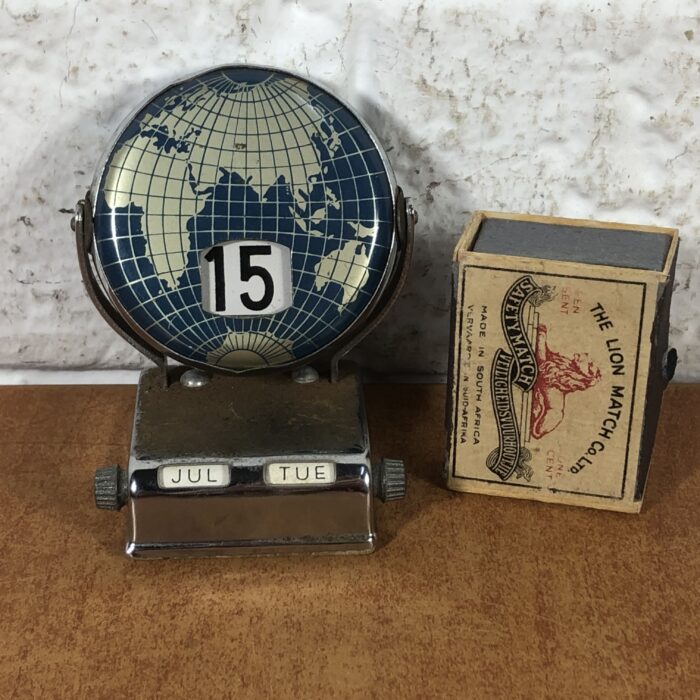 Vintage Brass Door Knocker, Brass Ink Pot & Miniature Flip Calendars - Image 13